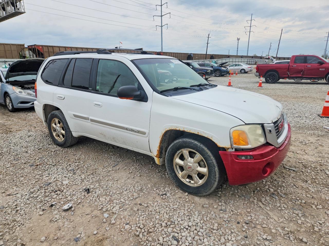 2002 Gmc Envoy White vin: 1GKDT13S722289885