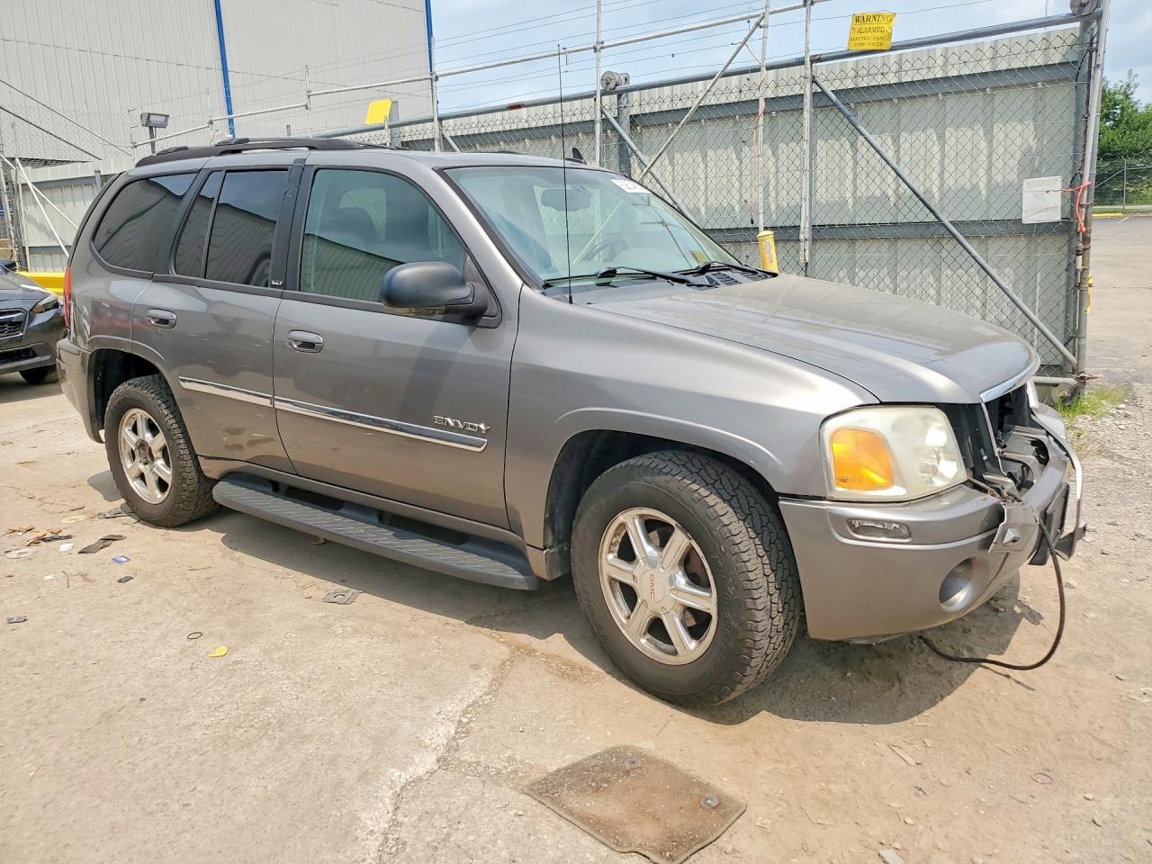 2006 Gmc Envoy Beige vin: 1GKDT13S762340775
