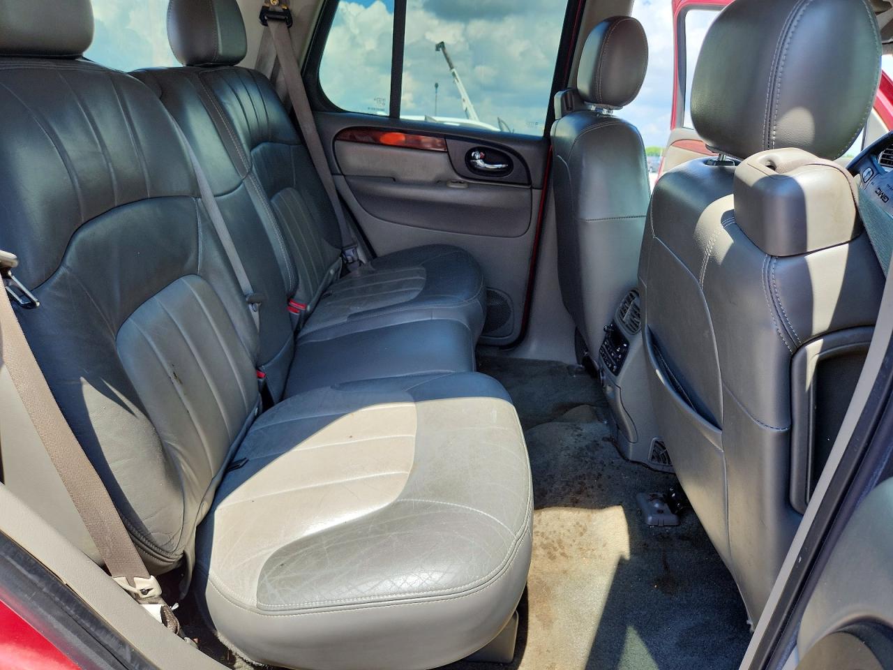 2004 Gmc Envoy Burgundy vin: 1GKDT13S842424049