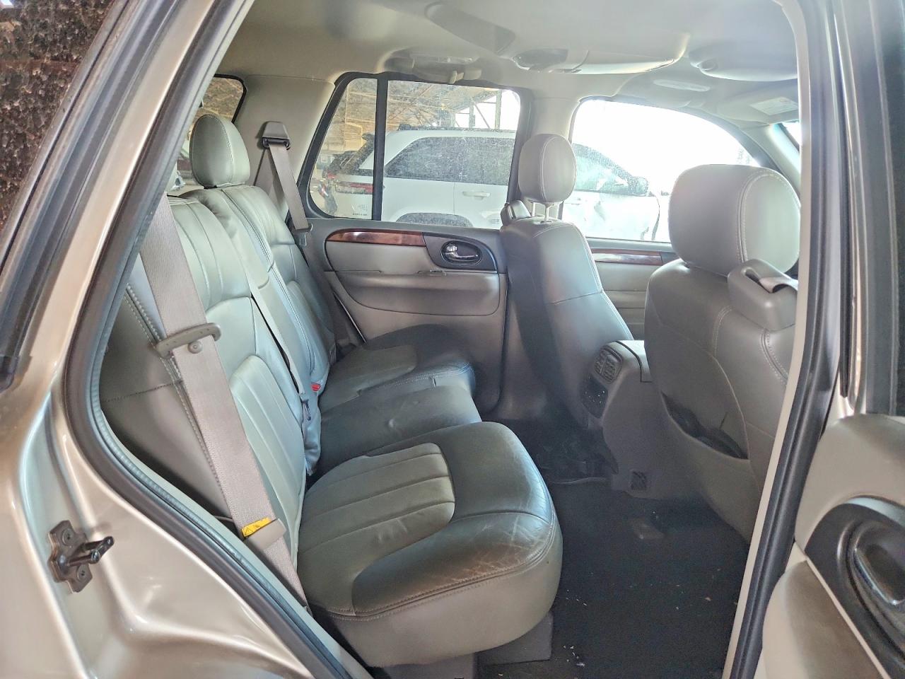 2003 Gmc Envoy Gold vin: 1GKDT13S932145398