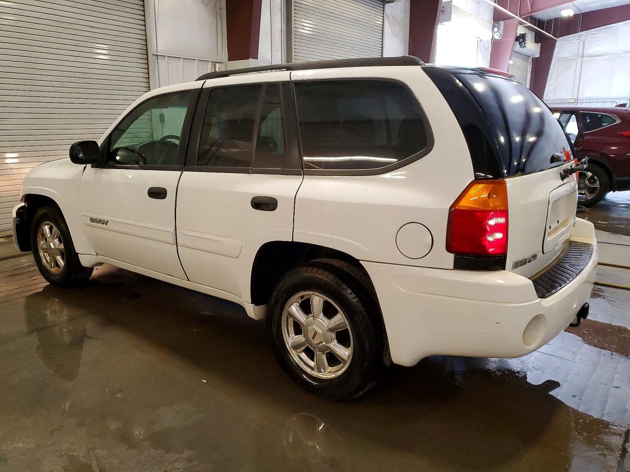 2004 Gmc Envoy White vin: 1GKDT13SX42114968