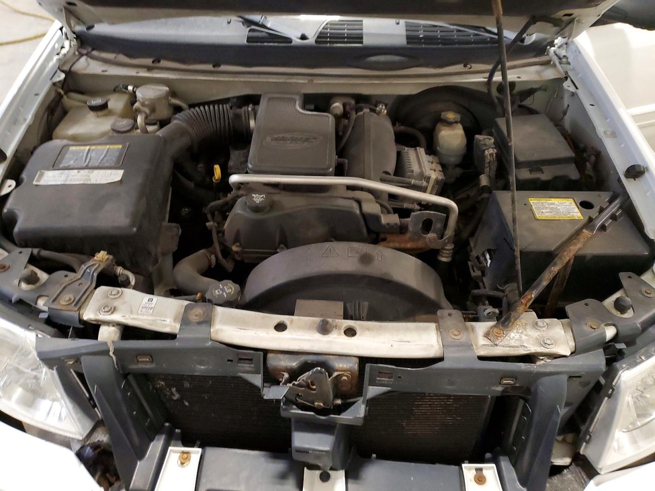 2004 Gmc Envoy White vin: 1GKDT13SX42114968