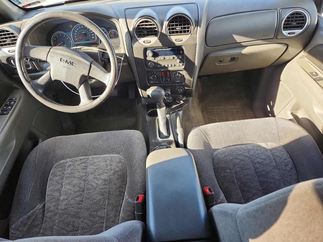 2004 Gmc Envoy White vin: 1GKDT13SX42397811