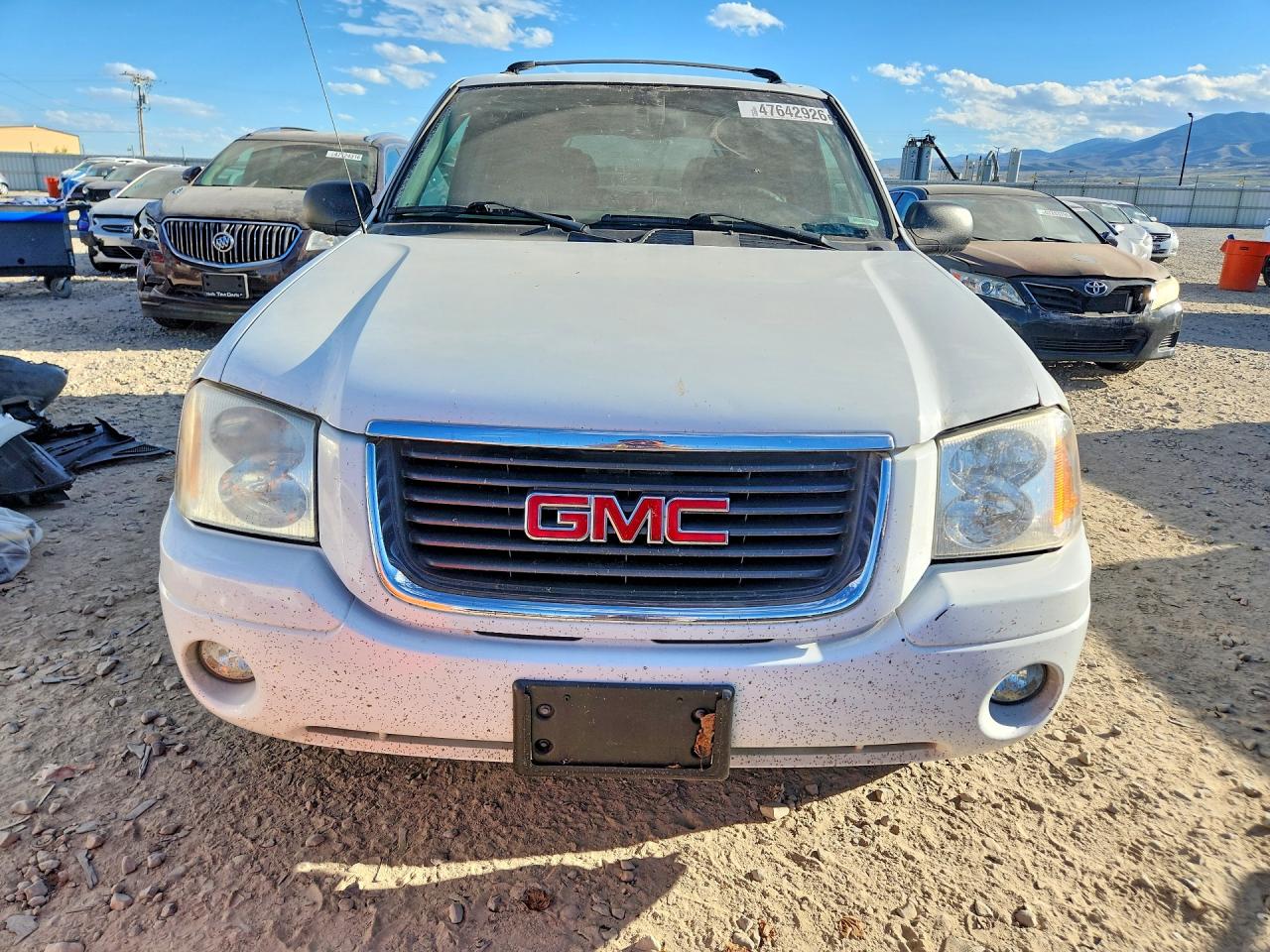 2004 Gmc Envoy White vin: 1GKDT13SX42397811