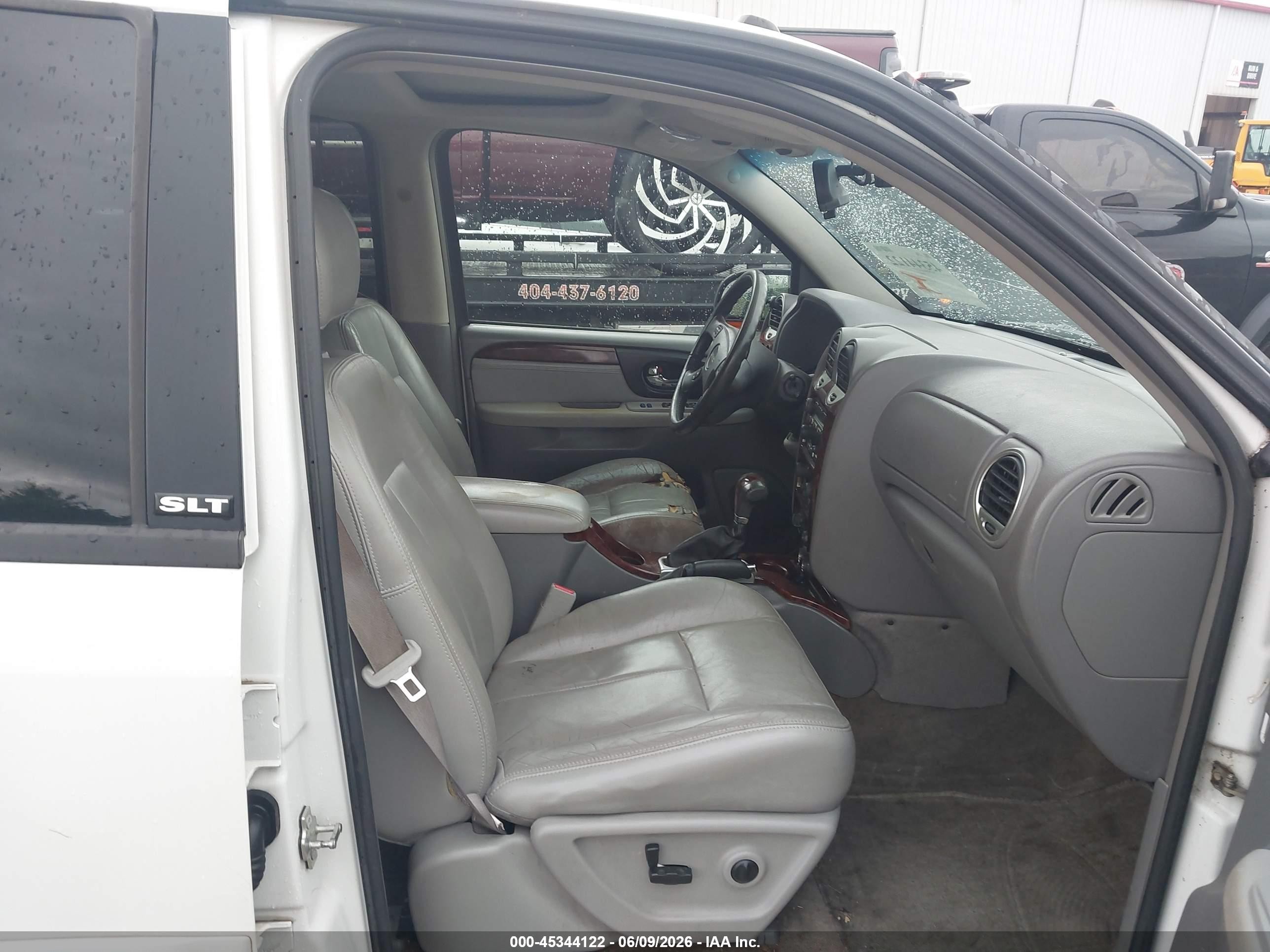 2005 Gmc Envoy Slt White vin: 1GKDT13SX52153089