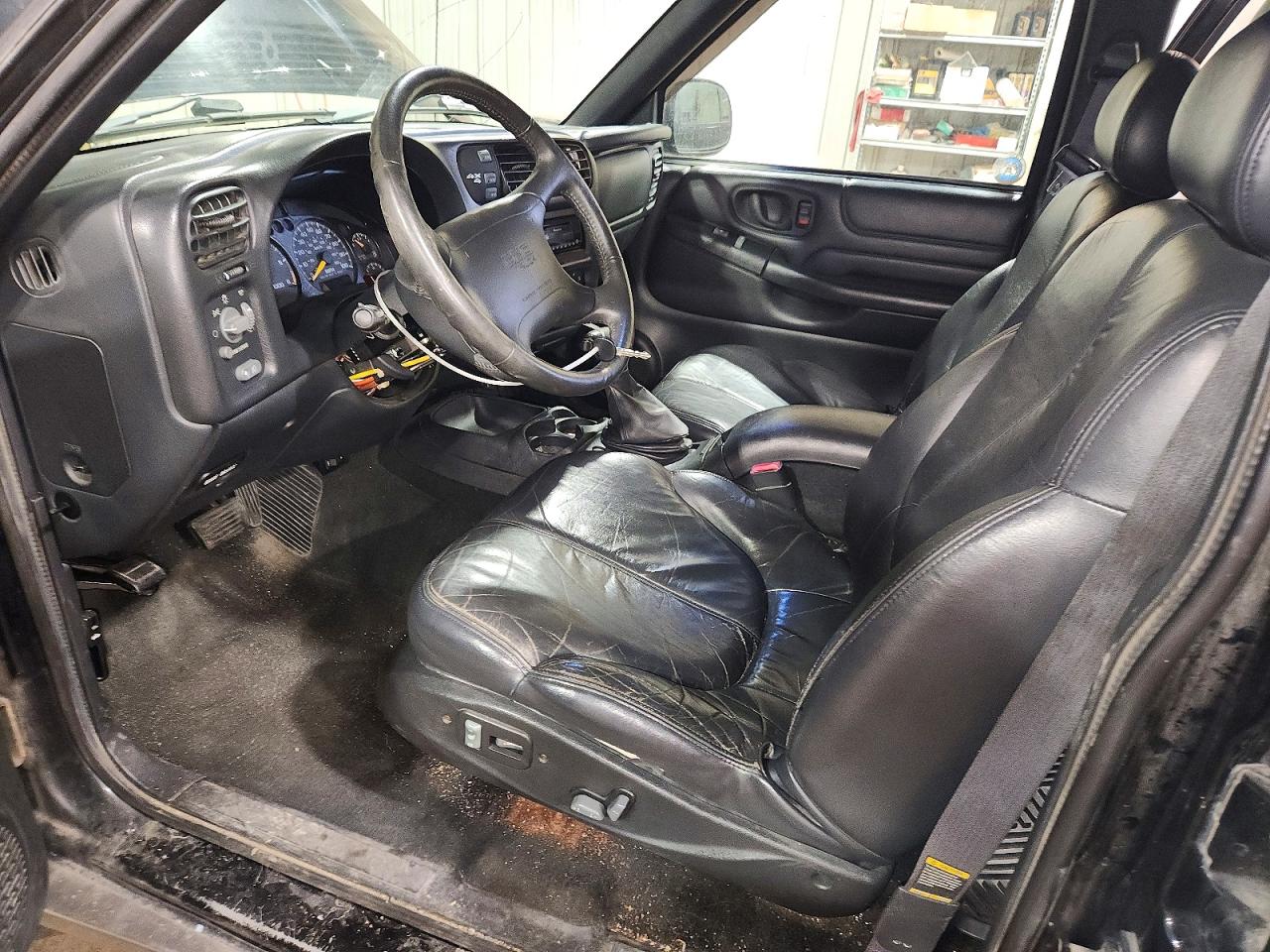 1998 Gmc Jimmy Black vin: 1GKDT13W0W2553604