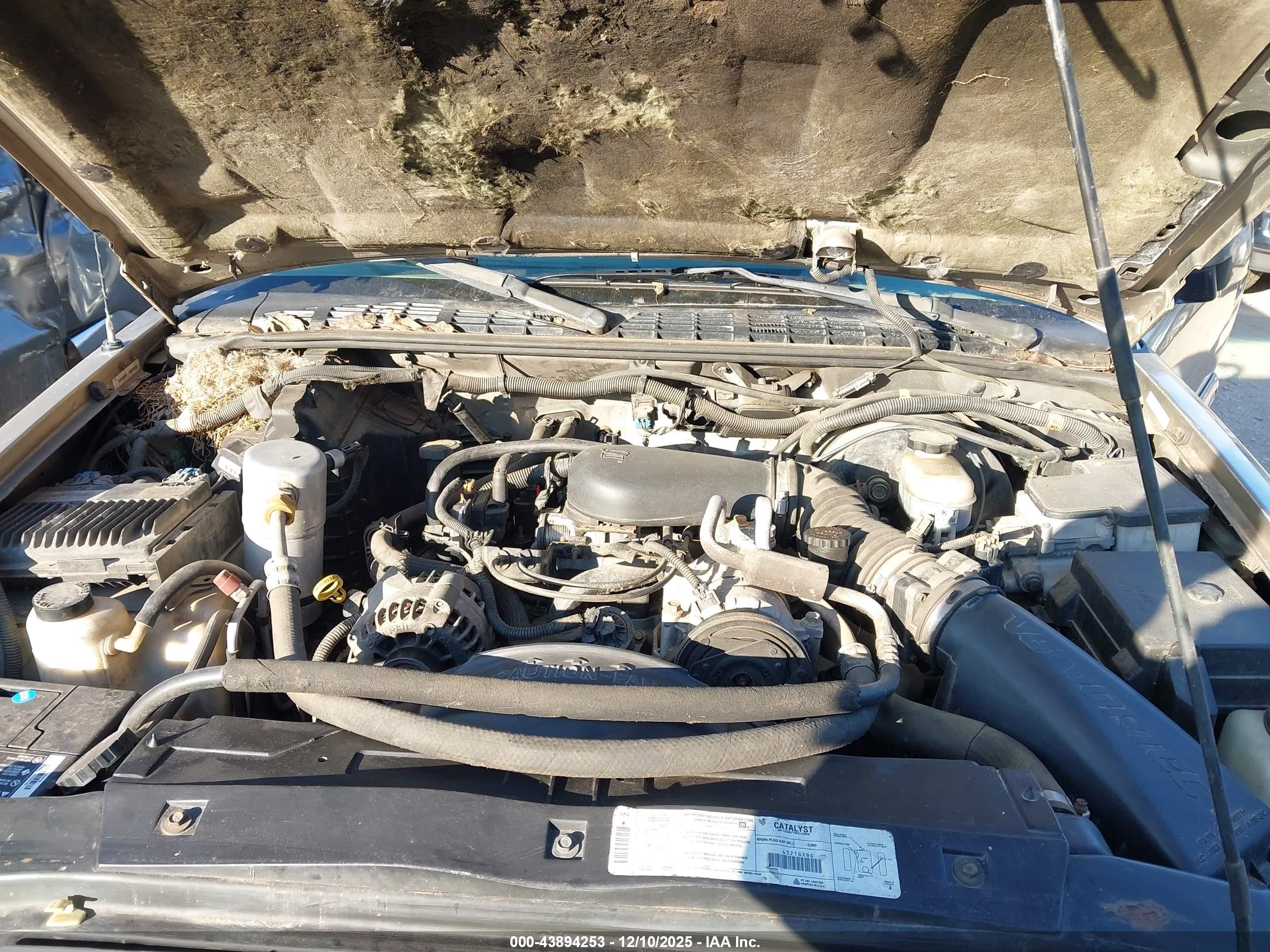 1999 Gmc Envoy   Silver vin: 1GKDT13W0X2952675