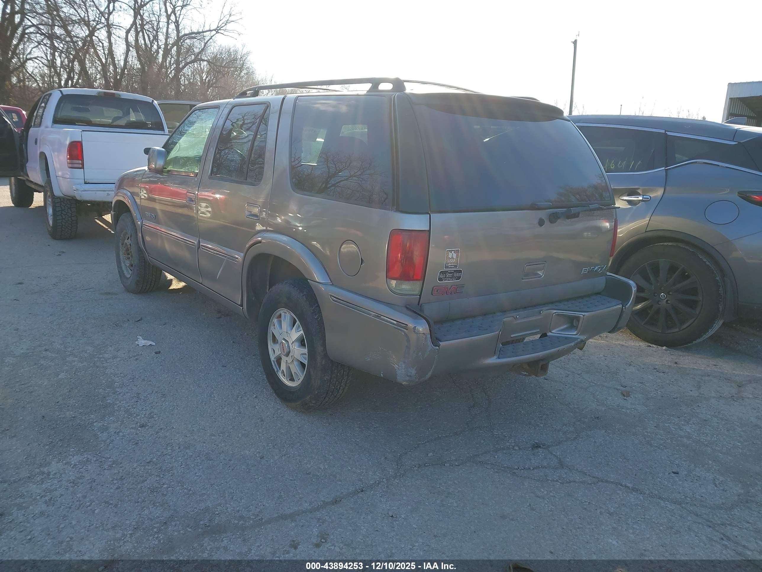 1999 Gmc Envoy   Silver vin: 1GKDT13W0X2952675