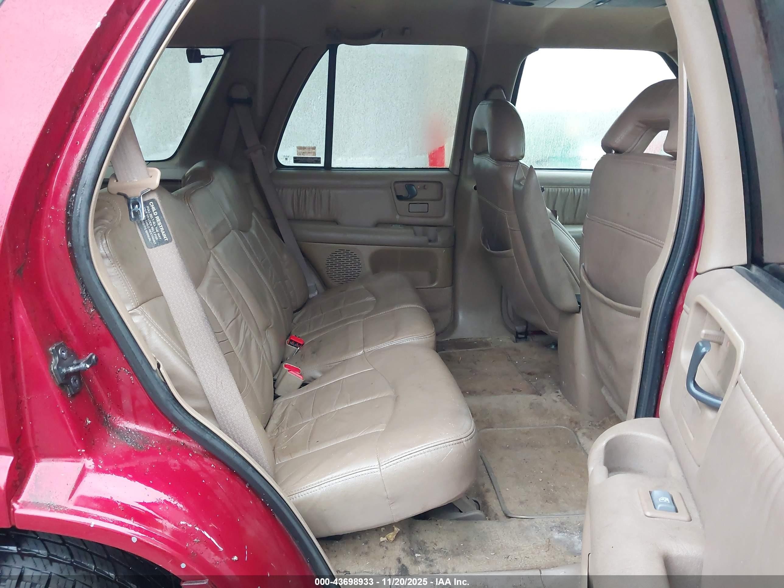 1996 Gmc Jimmy   Red vin: 1GKDT13W1T2557589