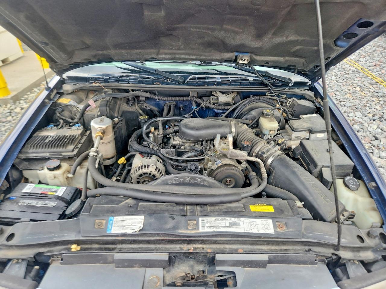 2000 Gmc Jimmy / Envoy Blue vin: 1GKDT13W2Y2186272