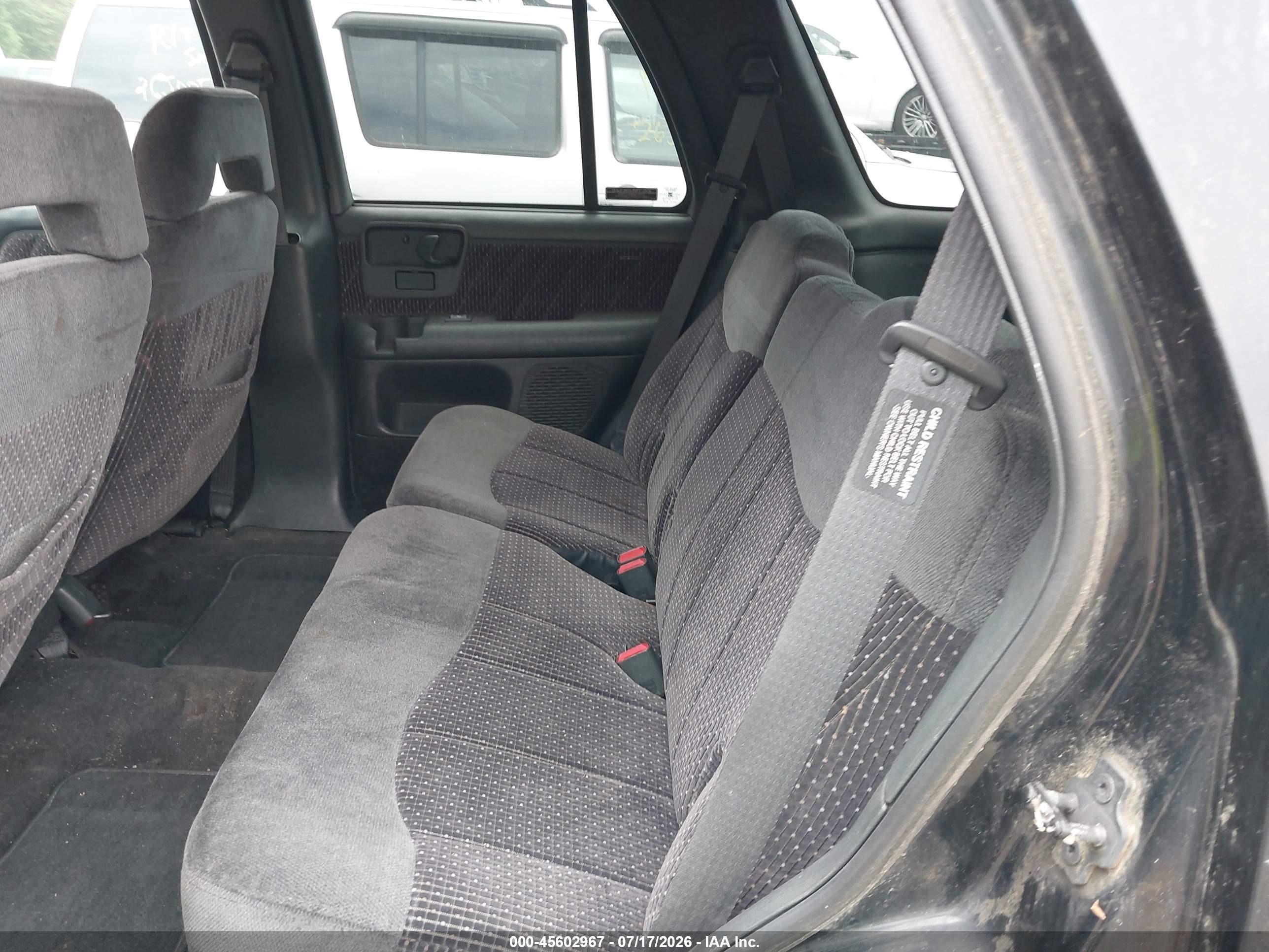 1997 Gmc Jimmy Sls Black vin: 1GKDT13W6V2502283