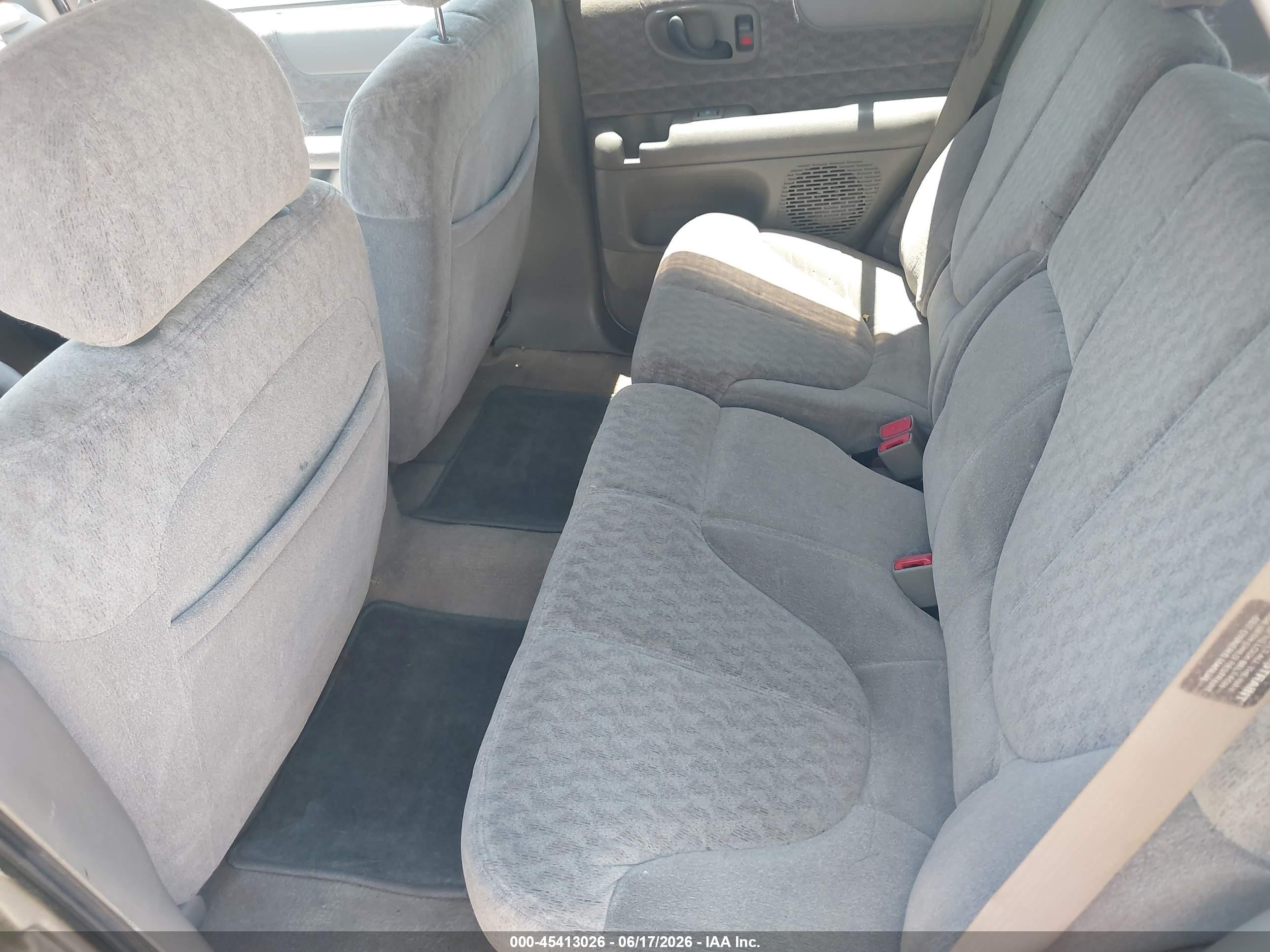 2000 Gmc Jimmy Sle Silver vin: 1GKDT13WXY2164035