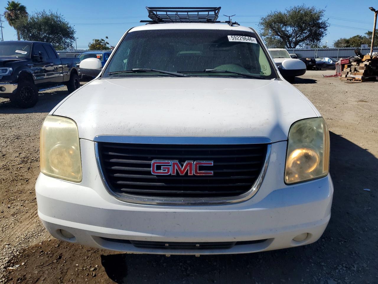 2007 Gmc Yukon White vin: 1GKEC13J87R117228
