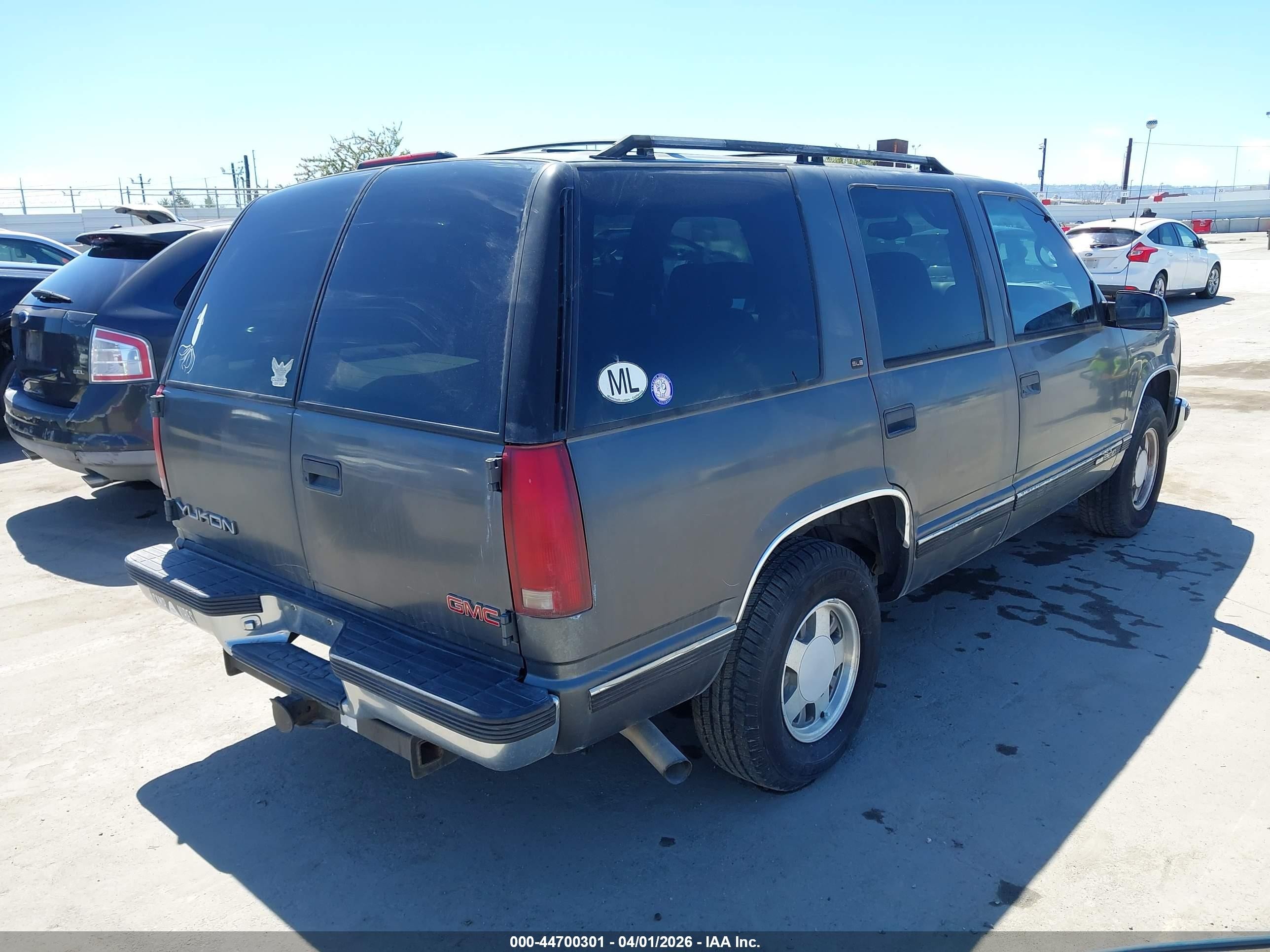 1999 Gmc Yukon Sle Gray vin: 1GKEC13R0XJ801274