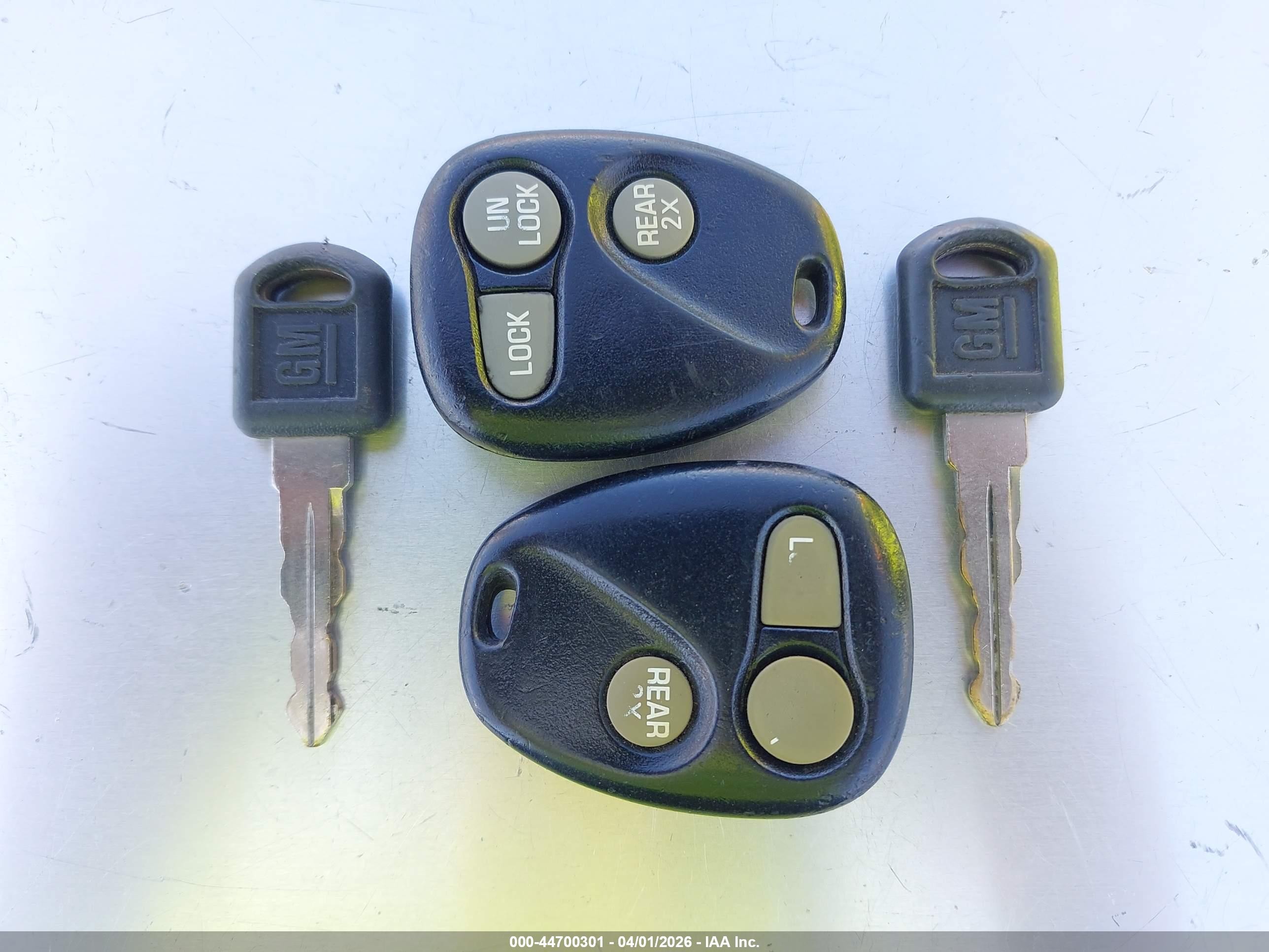 1999 Gmc Yukon Sle Gray vin: 1GKEC13R0XJ801274