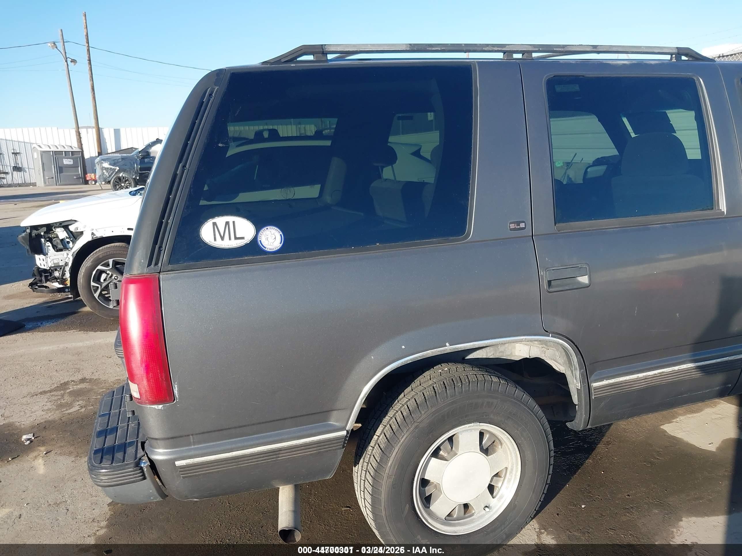 1999 Gmc Yukon Sle Gray vin: 1GKEC13R0XJ801274