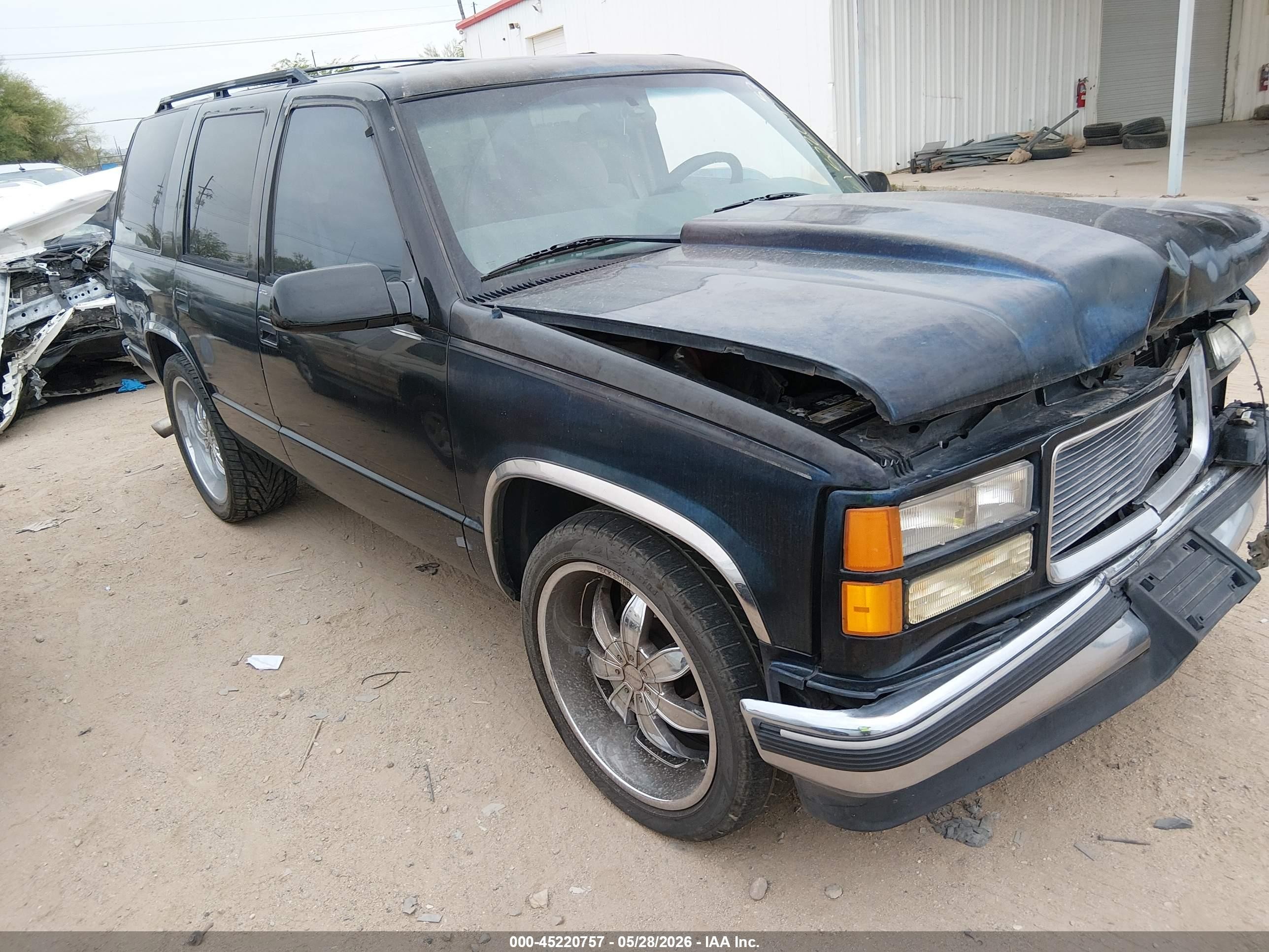 1GKEC13R0XJ812016