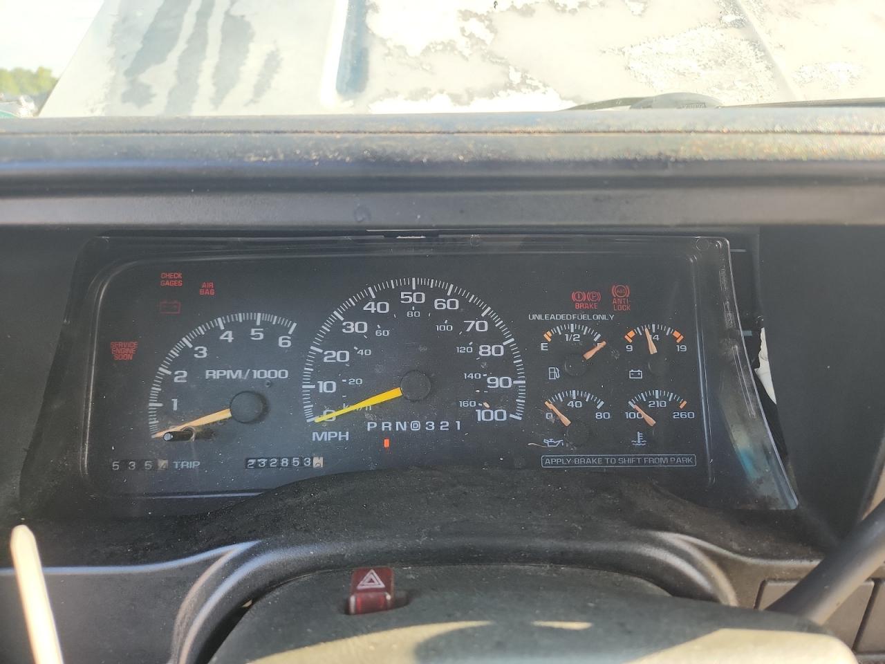 1999 Gmc Yukon White vin: 1GKEC13R2XJ789872