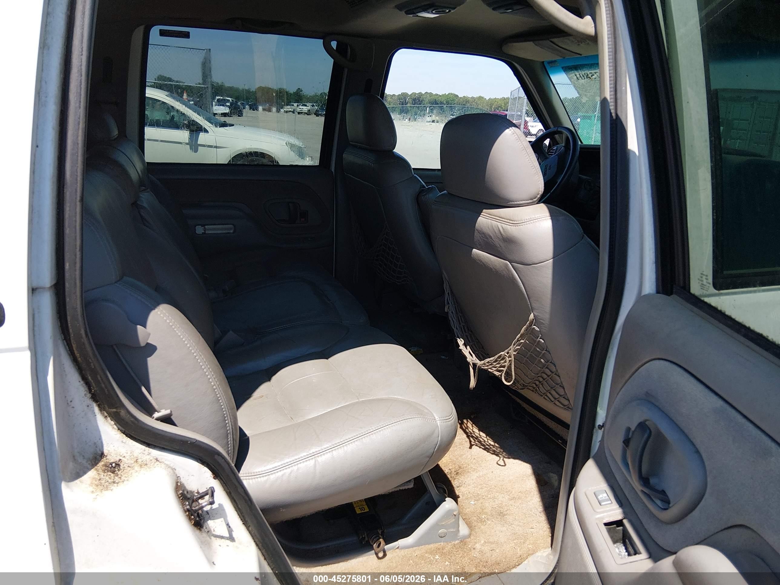 1999 Gmc Yukon Slt White vin: 1GKEC13R6XJ777692