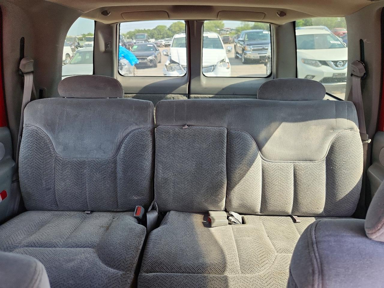 1999 Gmc Yukon Red vin: 1GKEC13R8XJ732463