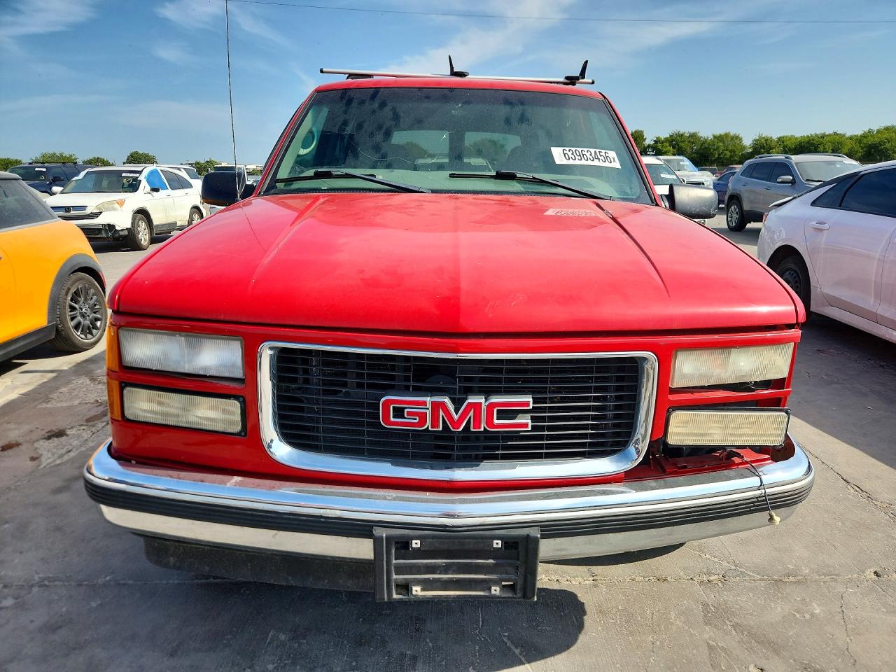 1999 Gmc Yukon Red vin: 1GKEC13R8XJ732463