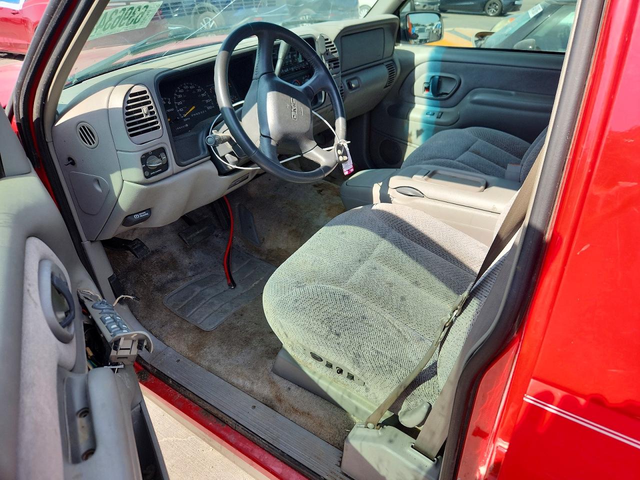 1999 Gmc Yukon Red vin: 1GKEC13R8XJ732463