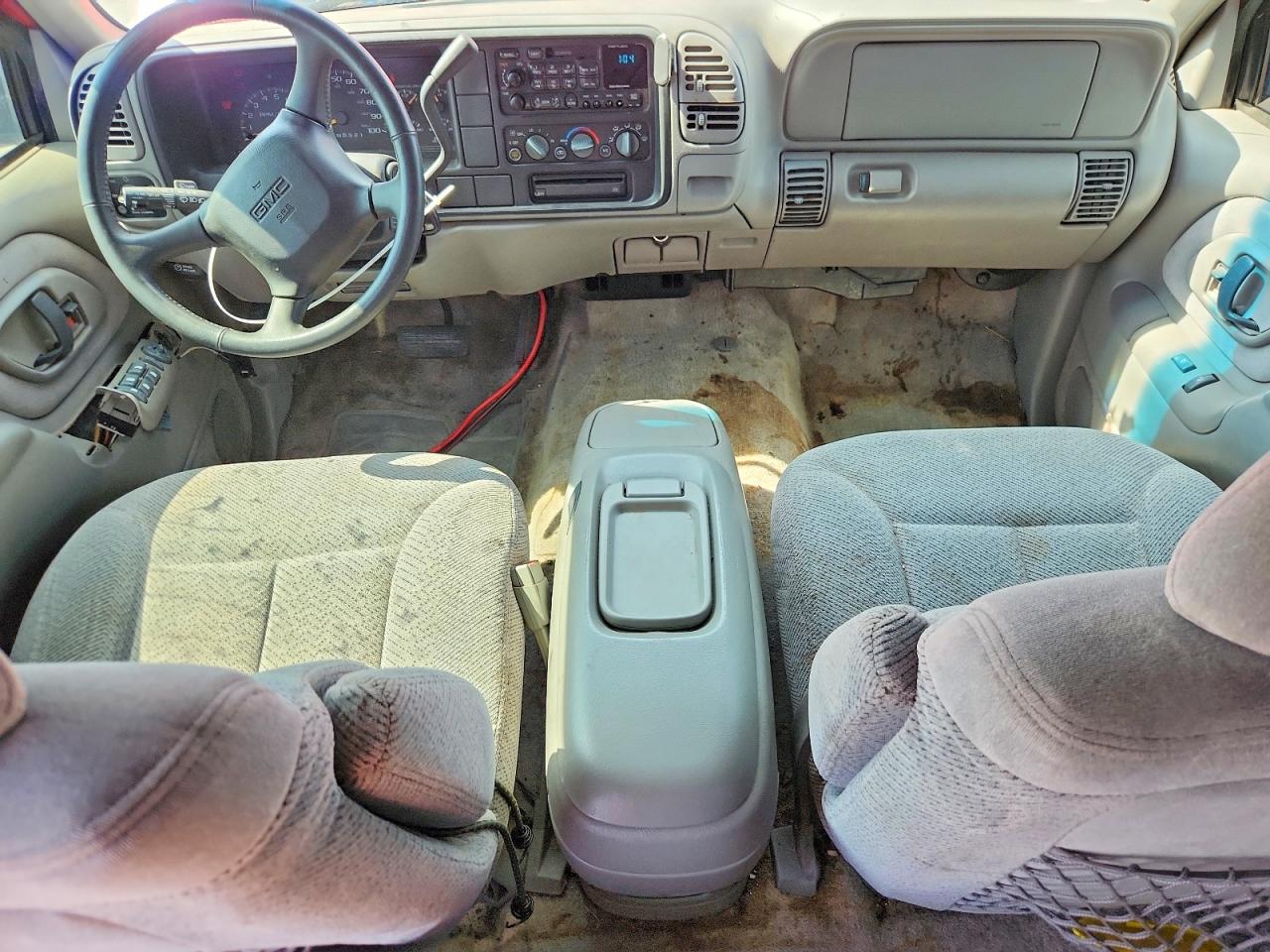 1999 Gmc Yukon Red vin: 1GKEC13R8XJ732463