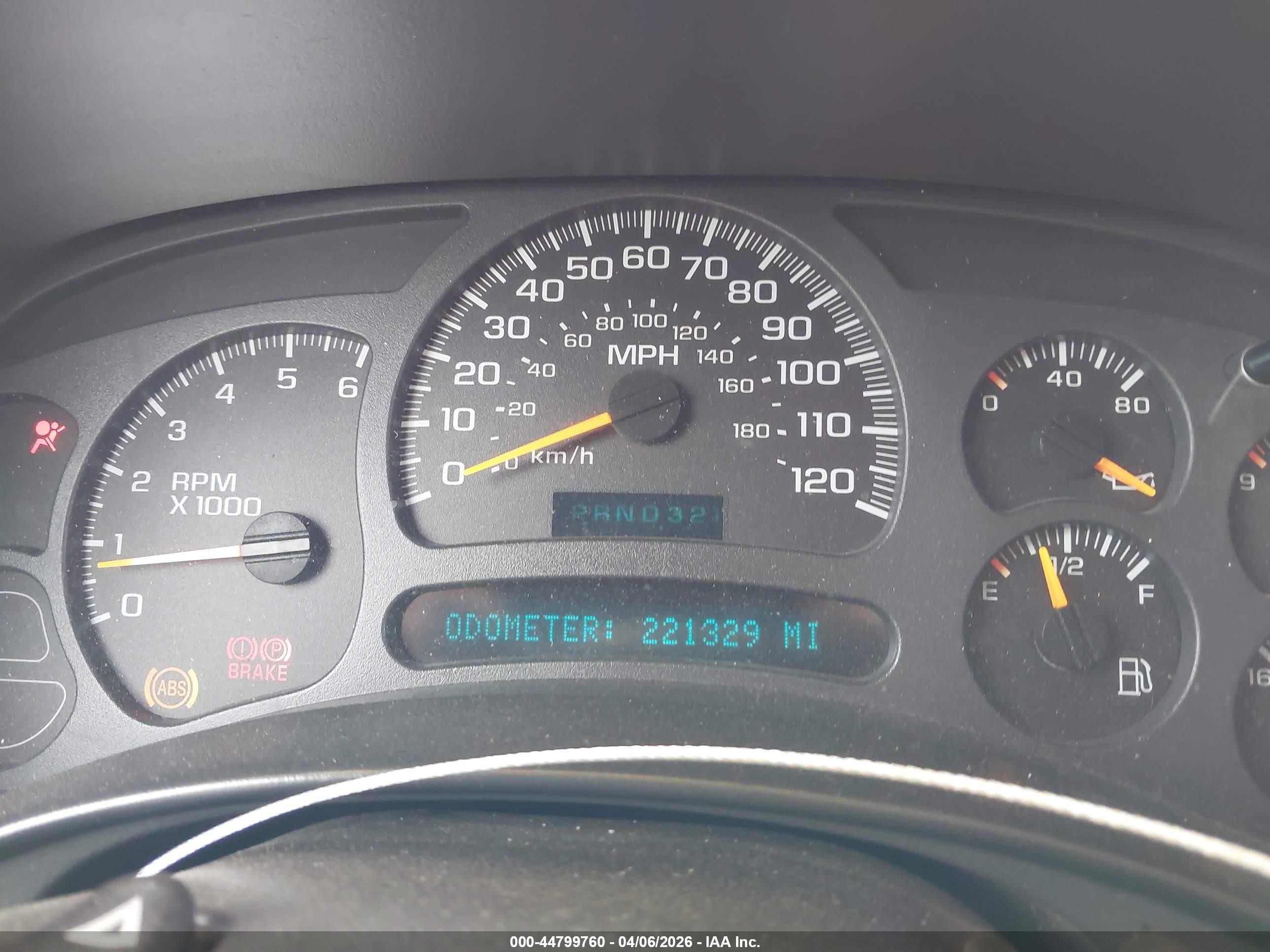 2003 Gmc Yukon Sle White vin: 1GKEC13T23R155629