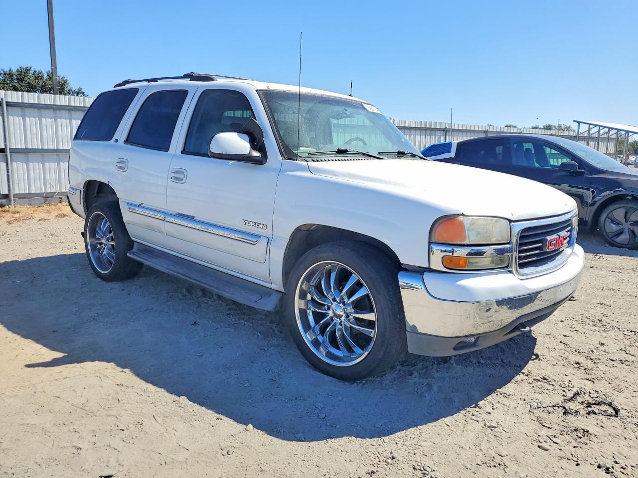 2002 Gmc Yukon White vin: 1GKEC13T42R131783