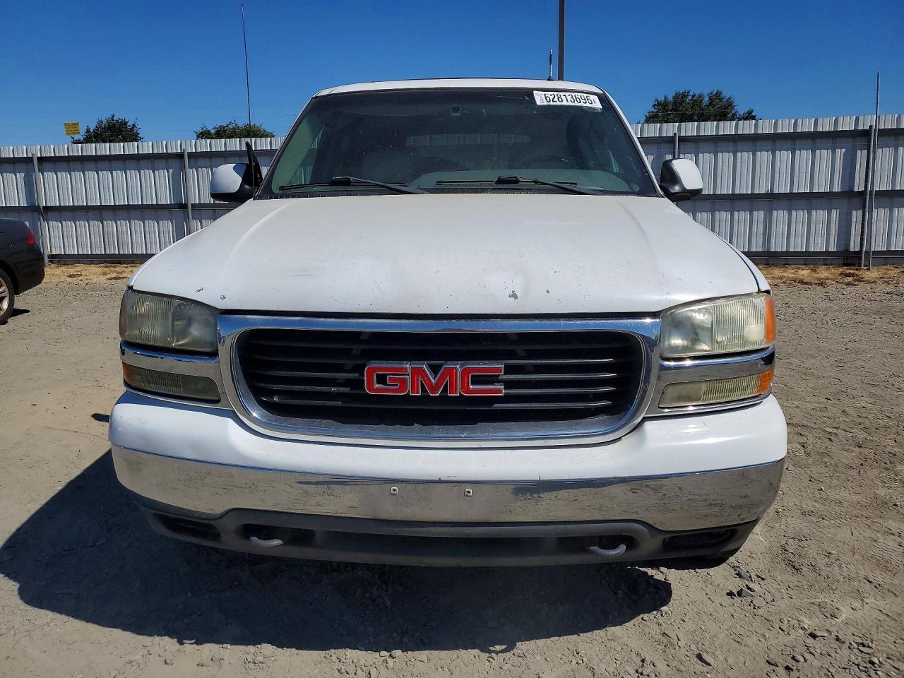 2002 Gmc Yukon White vin: 1GKEC13T42R131783