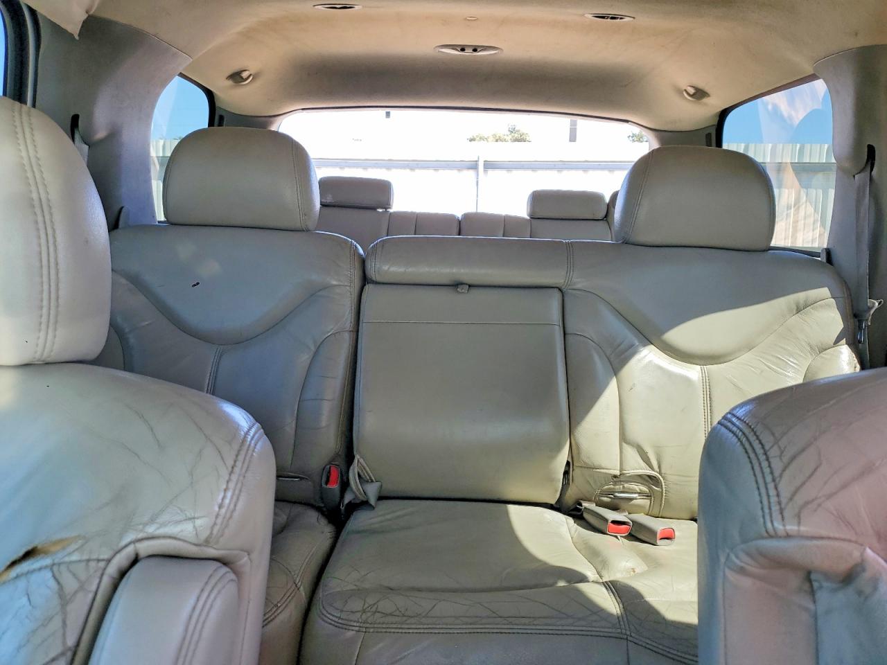 2002 Gmc Yukon White vin: 1GKEC13T42R131783