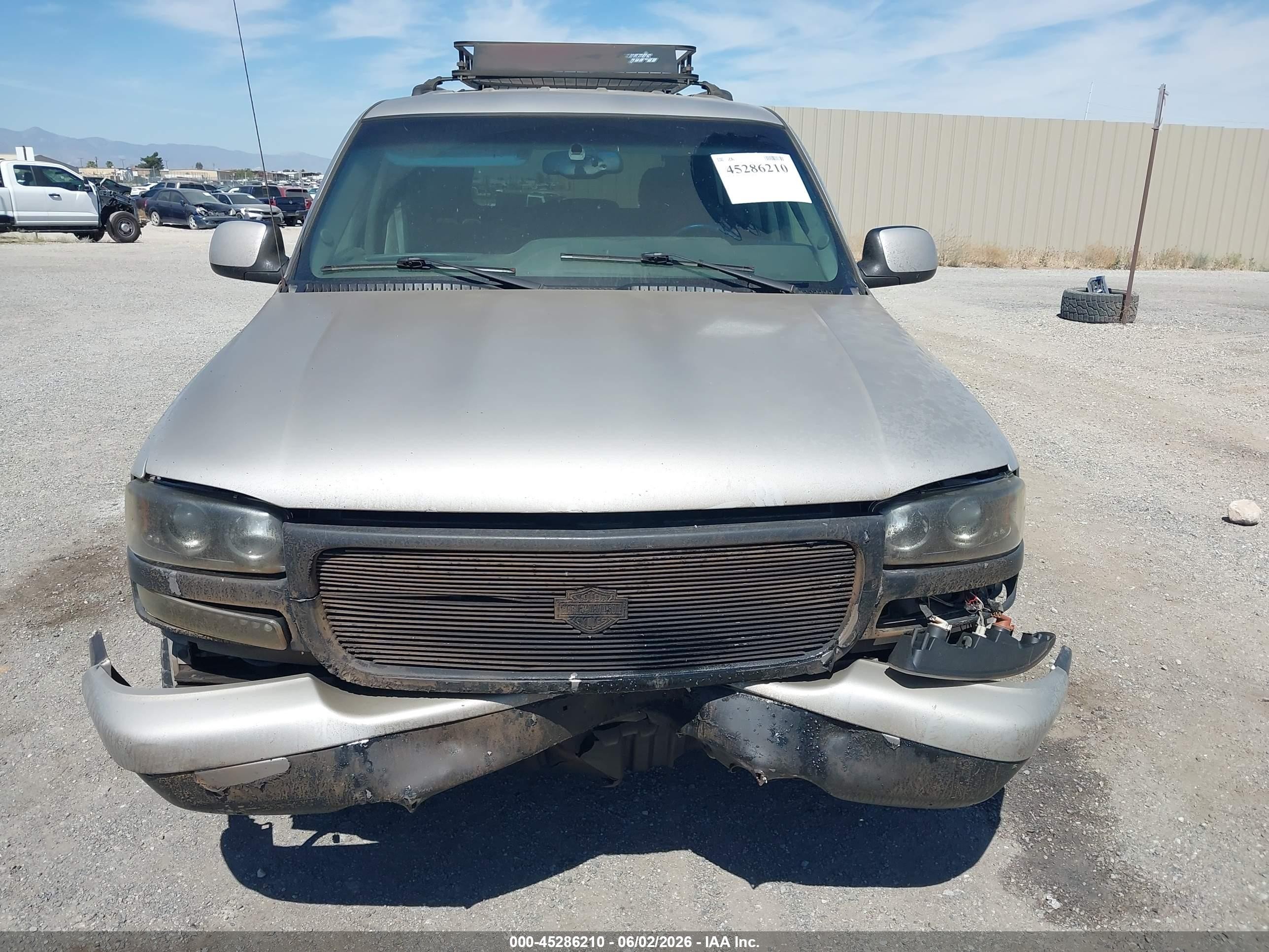 2004 Gmc Yukon Sle Silver vin: 1GKEC13T44R203892