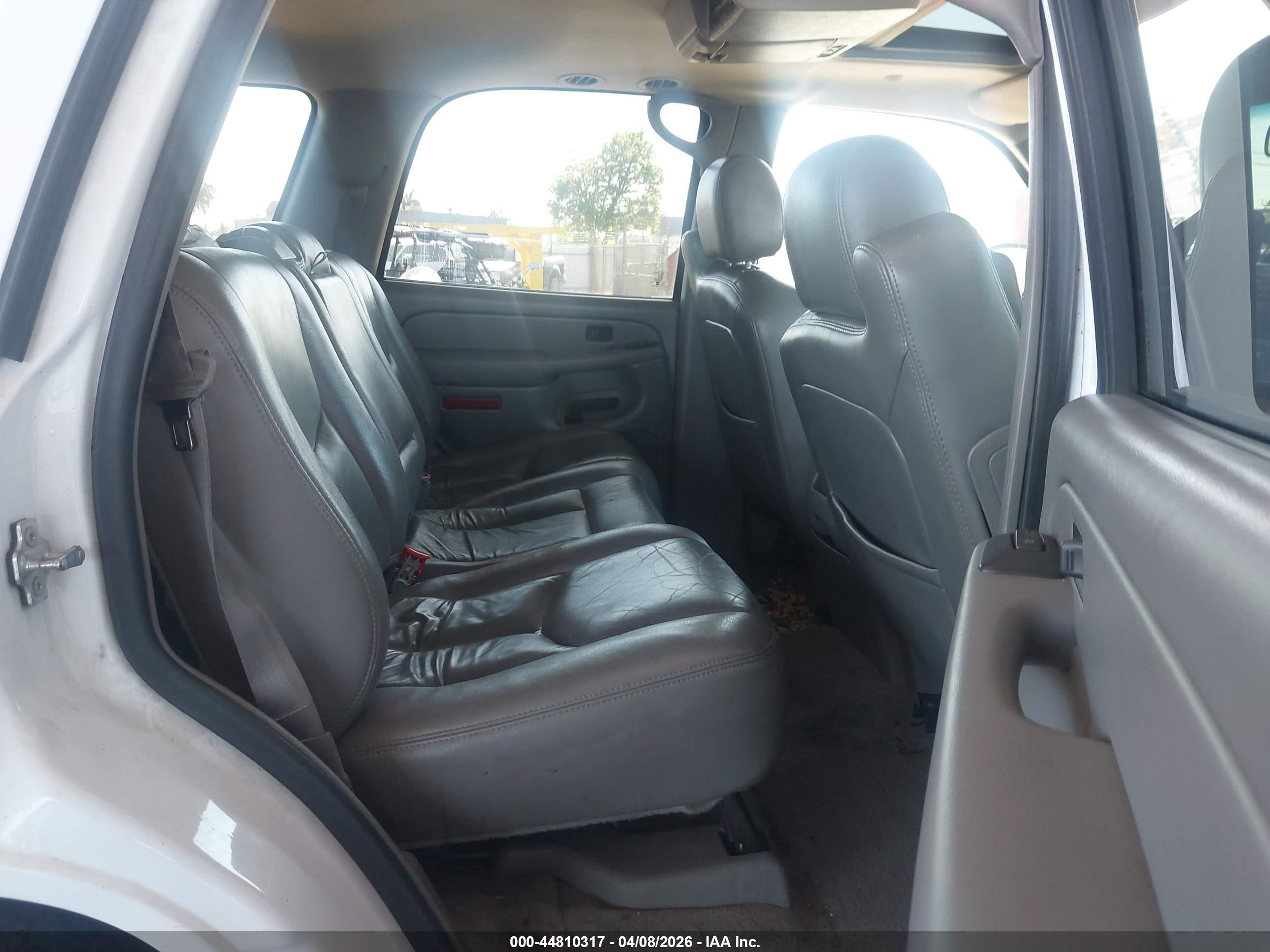2005 Gmc Yukon Slt White vin: 1GKEC13T55R276335
