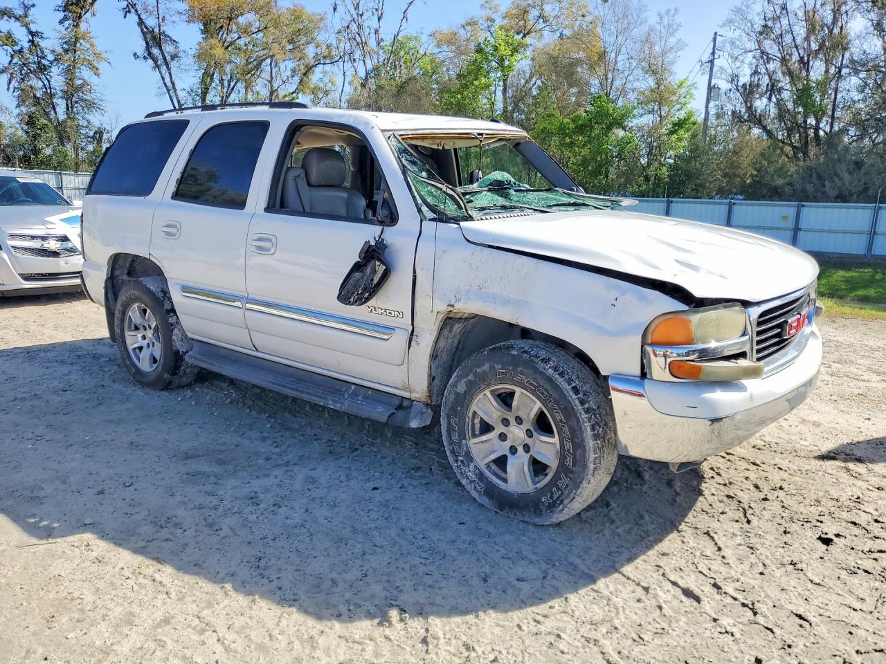 2005 Gmc Yukon White vin: 1GKEC13T75R120216