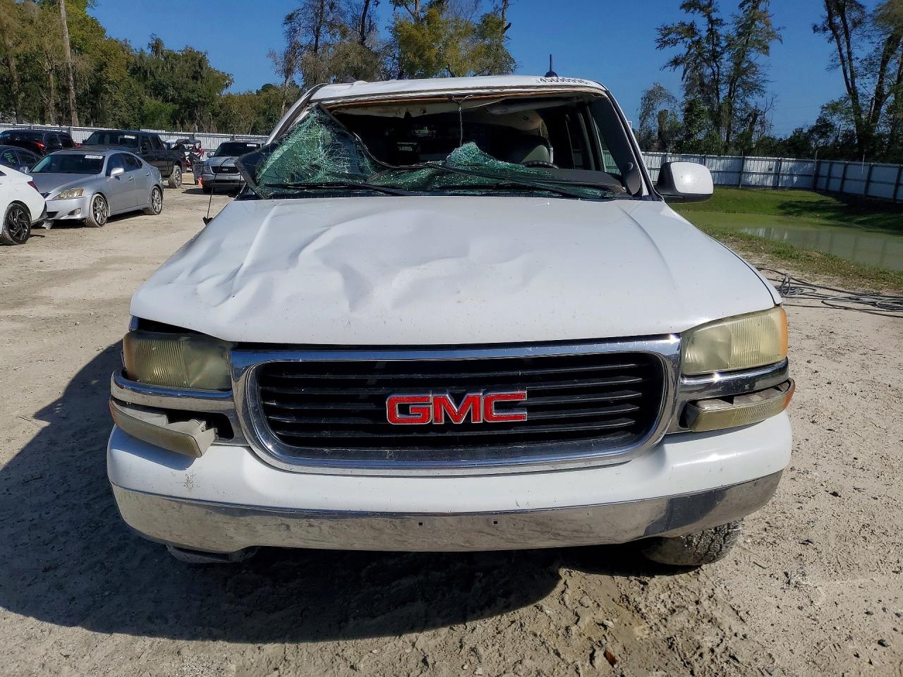 2005 Gmc Yukon White vin: 1GKEC13T75R120216