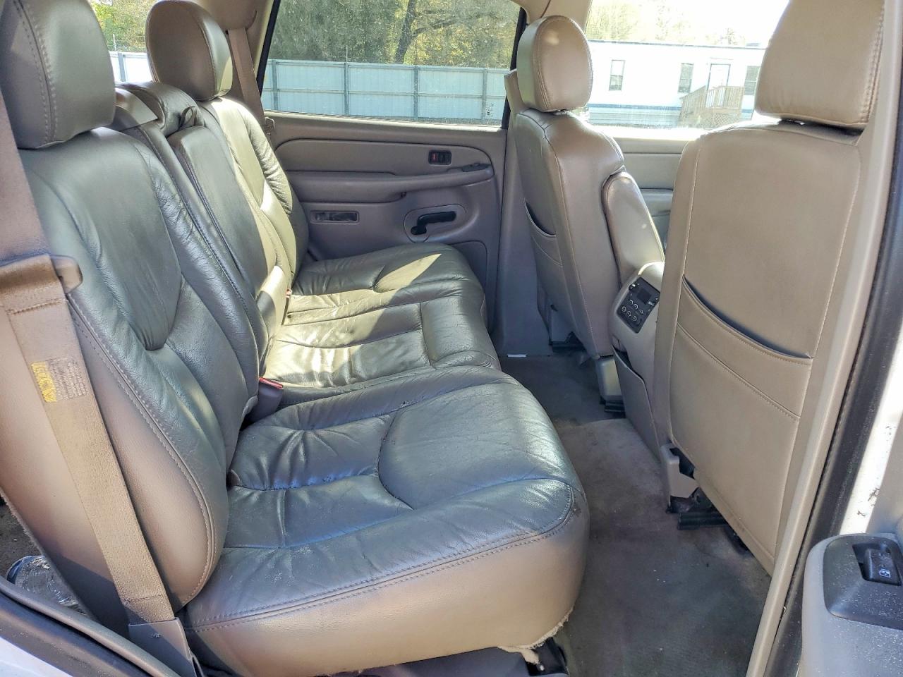 2005 Gmc Yukon White vin: 1GKEC13T75R120216