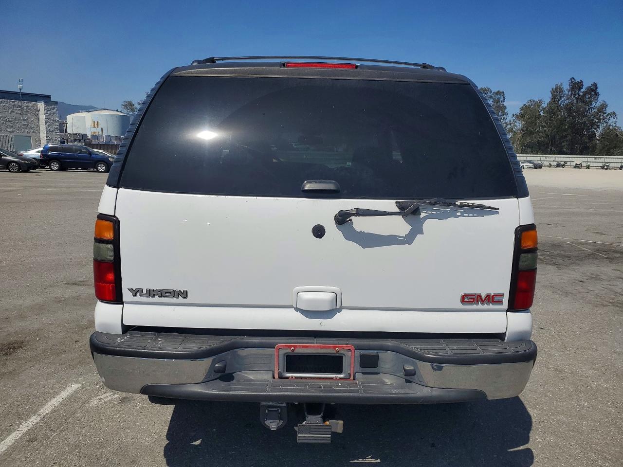 2006 Gmc Yukon White vin: 1GKEC13T96R114032