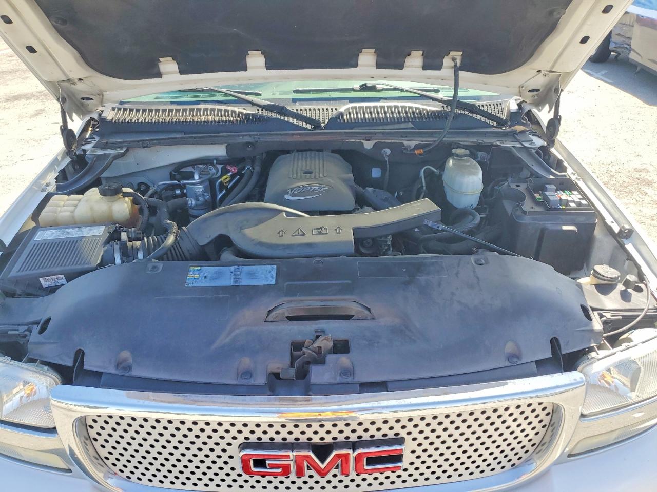 2006 Gmc Yukon White vin: 1GKEC13T96R114032