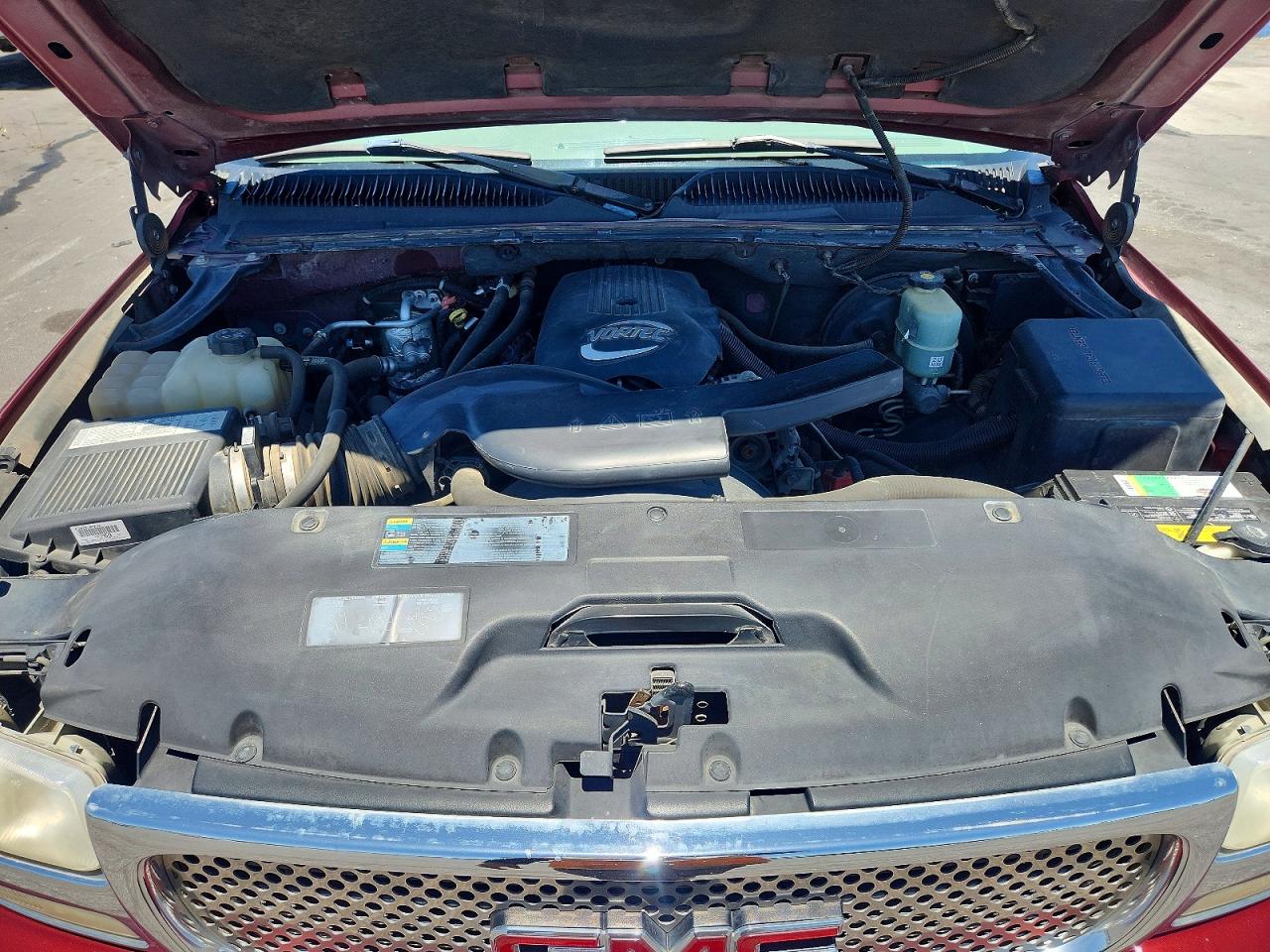2002 Gmc Yukon Red vin: 1GKEC13TX2R206454
