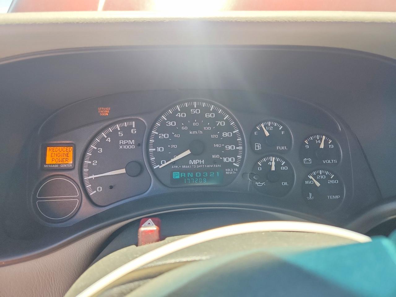2002 Gmc Yukon Red vin: 1GKEC13TX2R206454