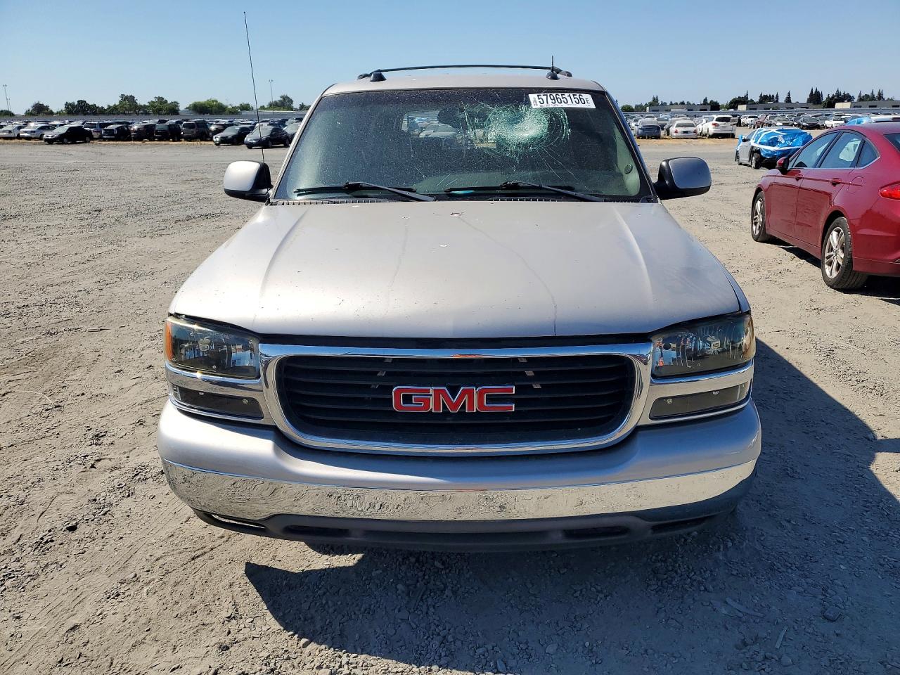 2004 Gmc Yukon Silver vin: 1GKEC13TX4R261344