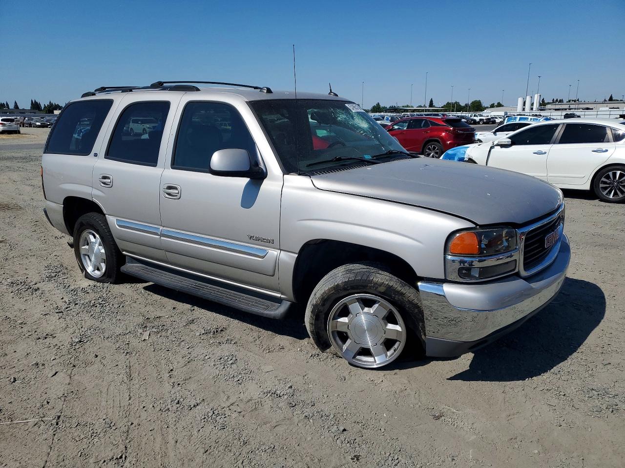 2004 Gmc Yukon Silver vin: 1GKEC13TX4R261344