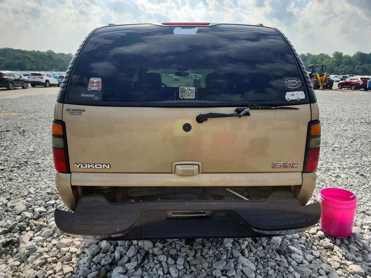 2005 Gmc Yukon Gold vin: 1GKEC13TX5J176908