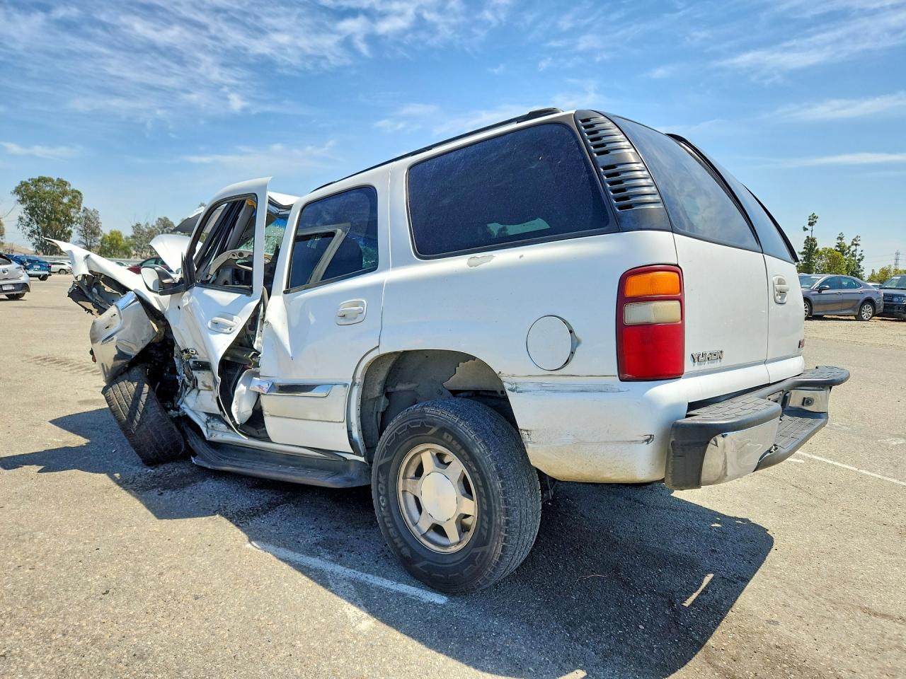 2003 Gmc Yukon White vin: 1GKEC13V13R126852