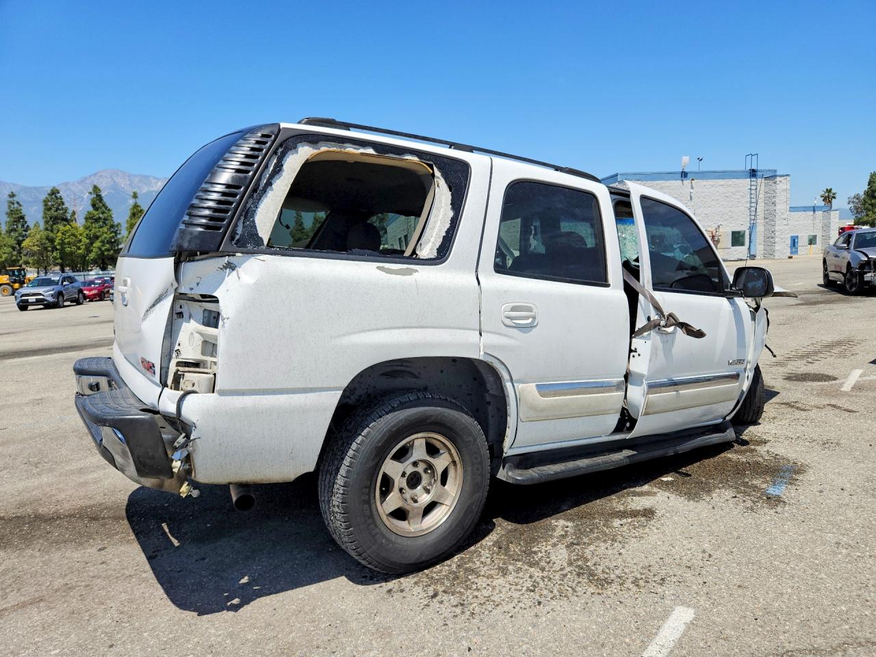 2003 Gmc Yukon White vin: 1GKEC13V13R126852