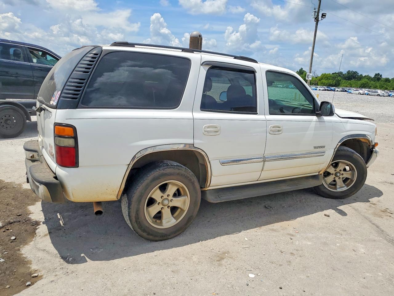 2004 Gmc Yukon White vin: 1GKEC13V14R315194