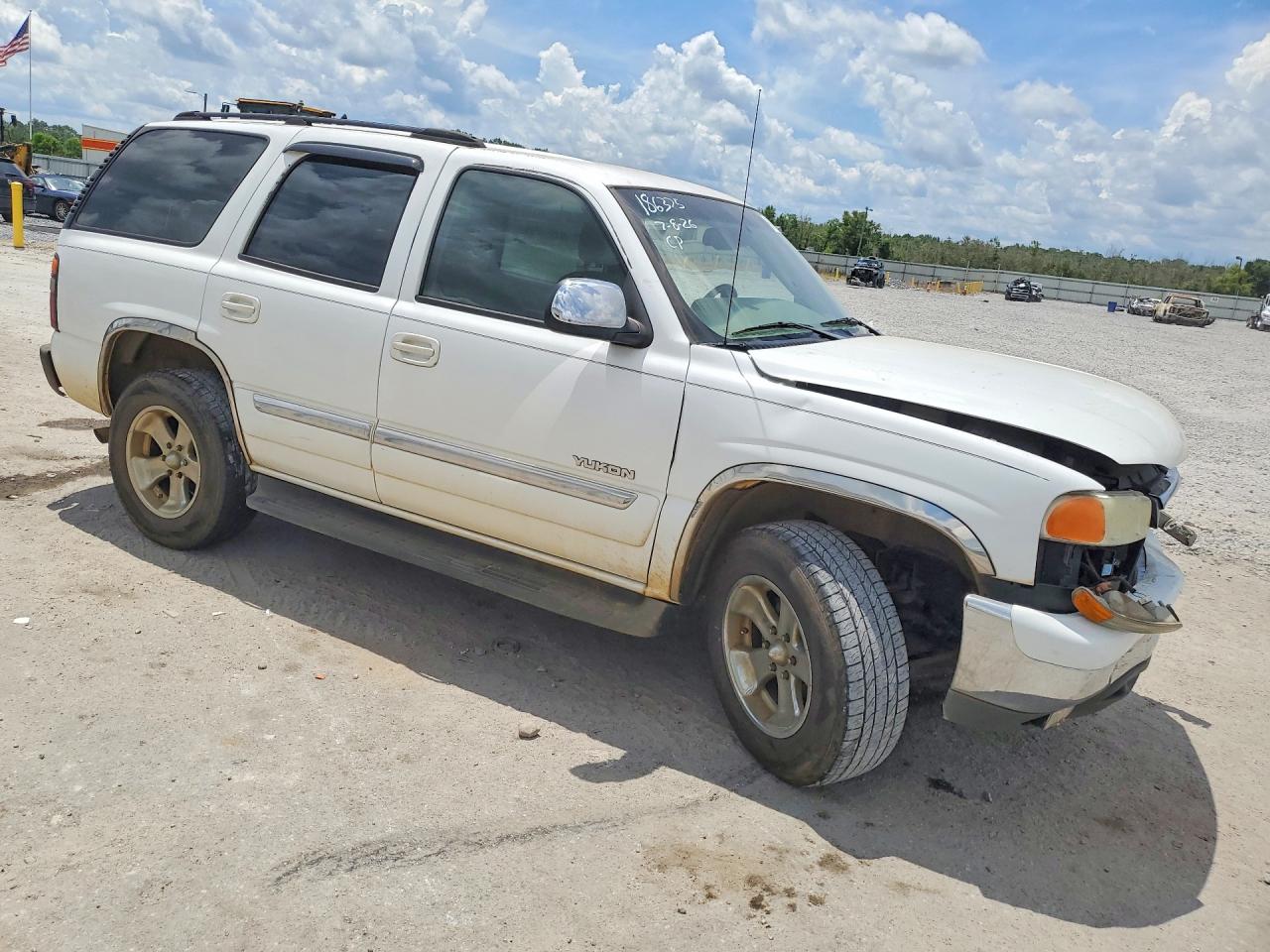 2004 Gmc Yukon White vin: 1GKEC13V14R315194