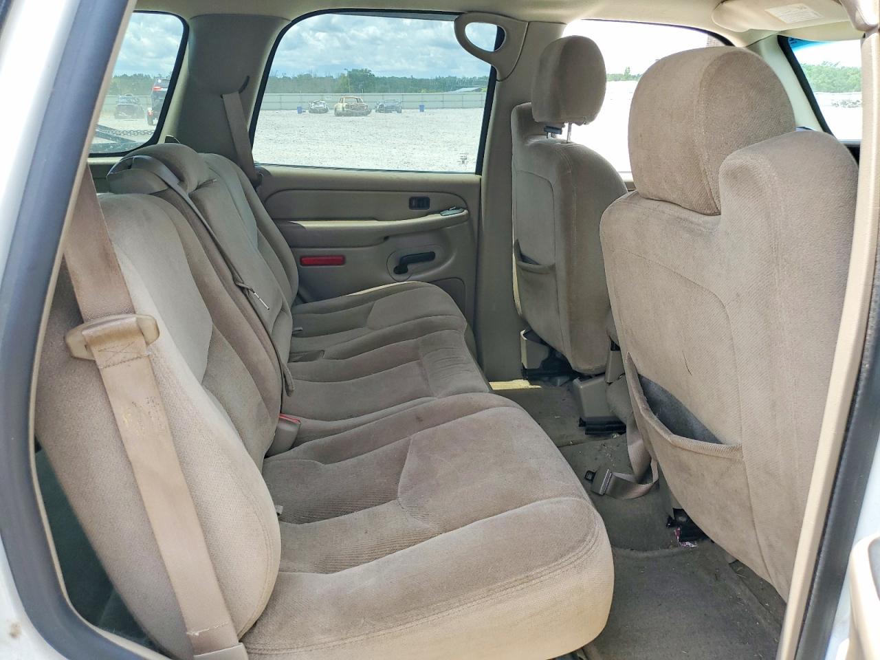 2004 Gmc Yukon White vin: 1GKEC13V14R315194