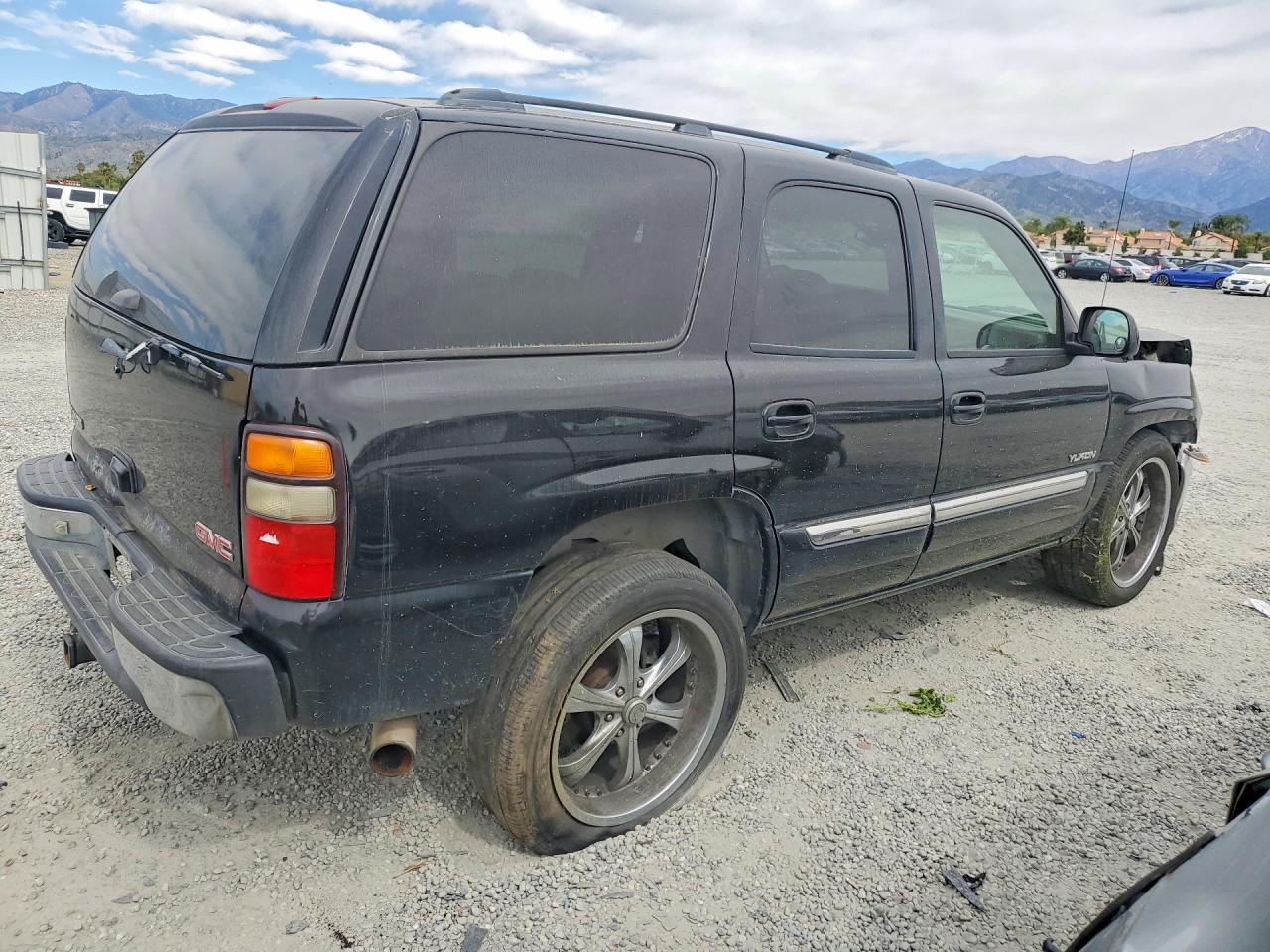 2005 Gmc Yukon Black vin: 1GKEC13V15J246216