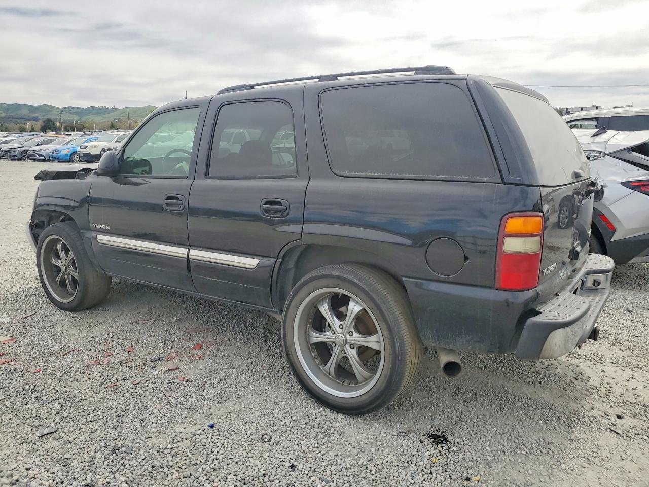 2005 Gmc Yukon Black vin: 1GKEC13V15J246216
